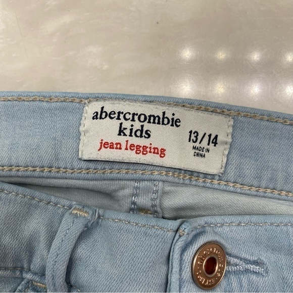 Abercrombie Kids Light Wash Jean Leggings Size 13/14 - Picture 11 of 12